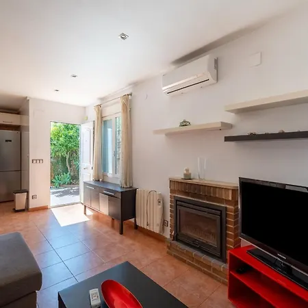 Cozy Retreat With Garden 度假居 德尼亚