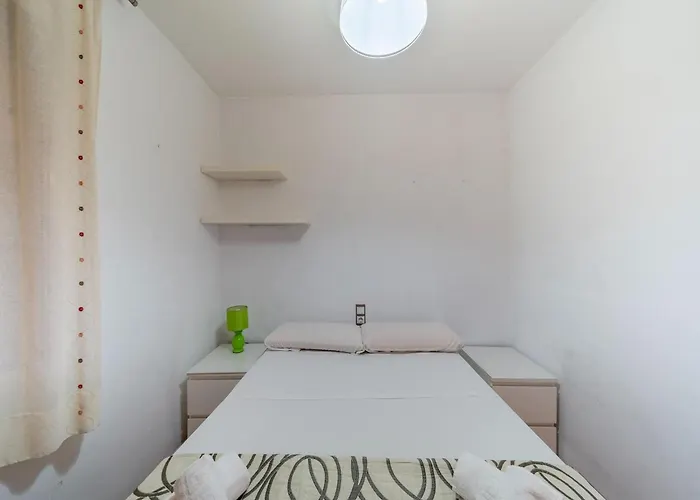 Cozy Retreat With Garden 度假居