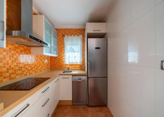 Cozy Retreat With Garden 德尼亚