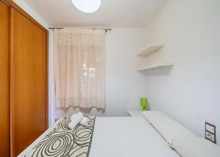 Cozy Retreat With Garden *