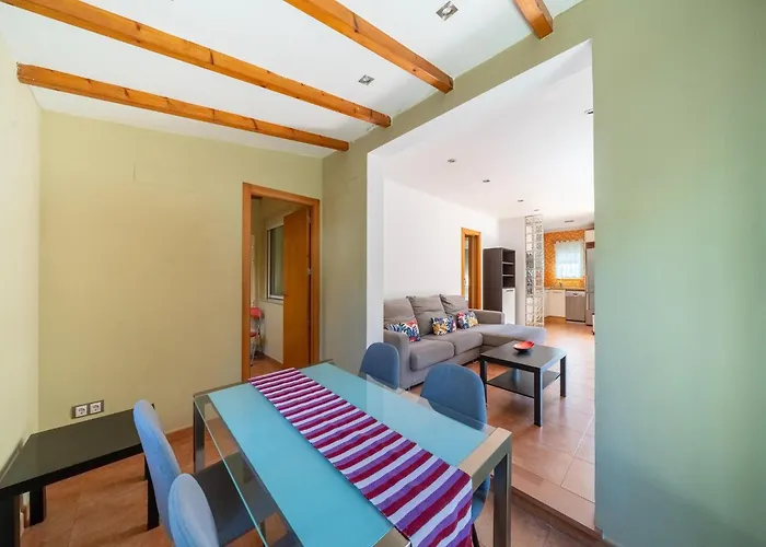 Cozy Retreat With Garden 德尼亚