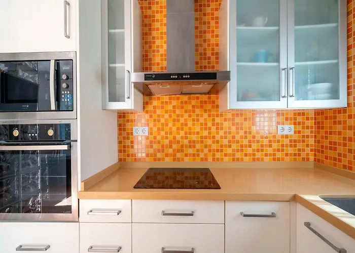 Cozy Retreat With Garden 度假居