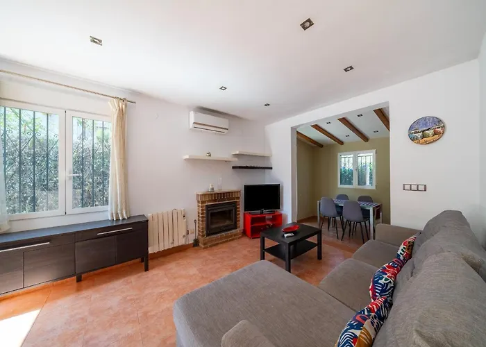 度假居 Cozy Retreat With Garden