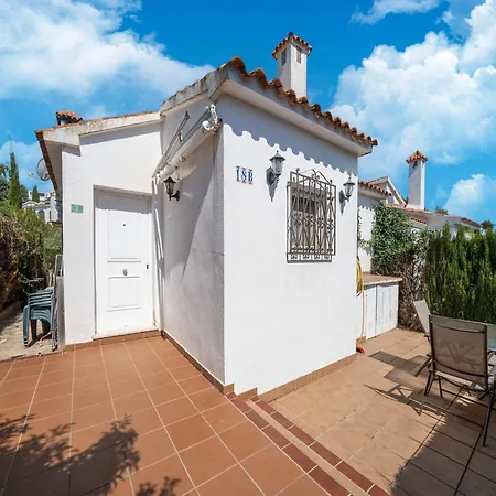 Cozy Retreat With Garden Tatil Evi Denia