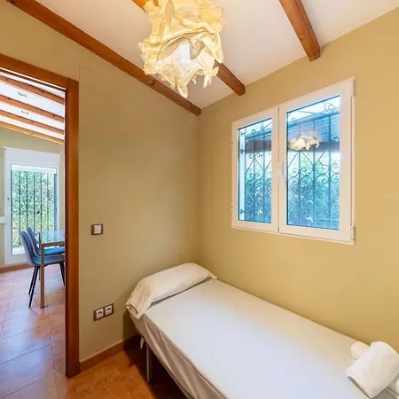 Cozy Retreat With Garden Tatil Evi *