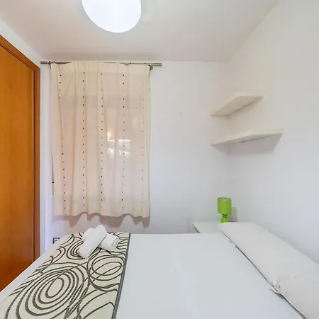 Cozy Retreat With Garden *