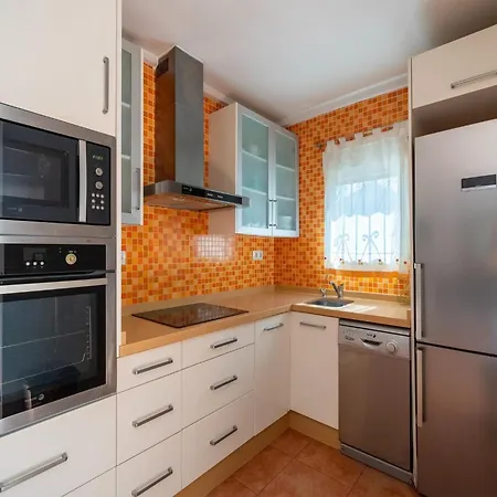 Cozy Retreat With Garden Tatil Evi