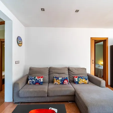 Cozy Retreat With Garden Tatil Evi Denia